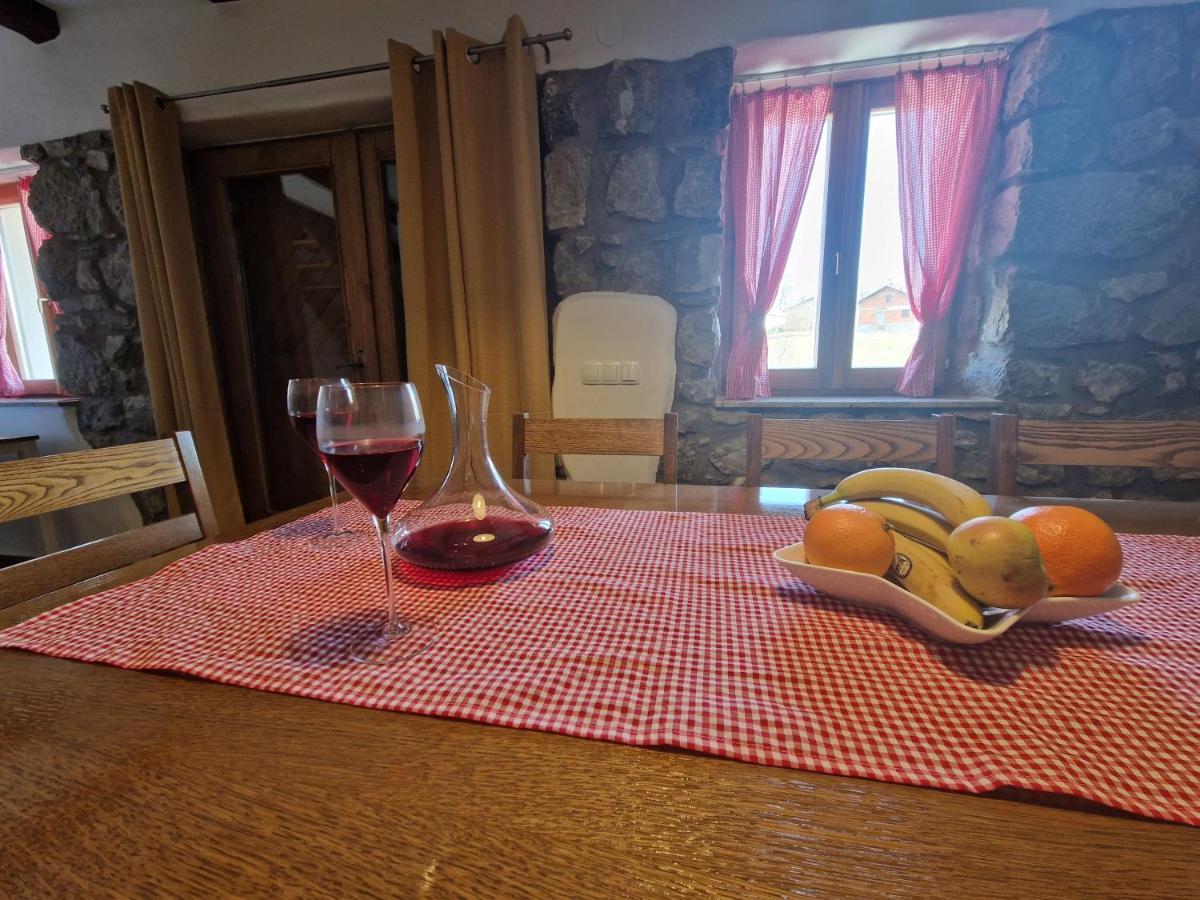 Ruralna Kuca Za Odmor Villa Pozun Ozaly Kültér fotó