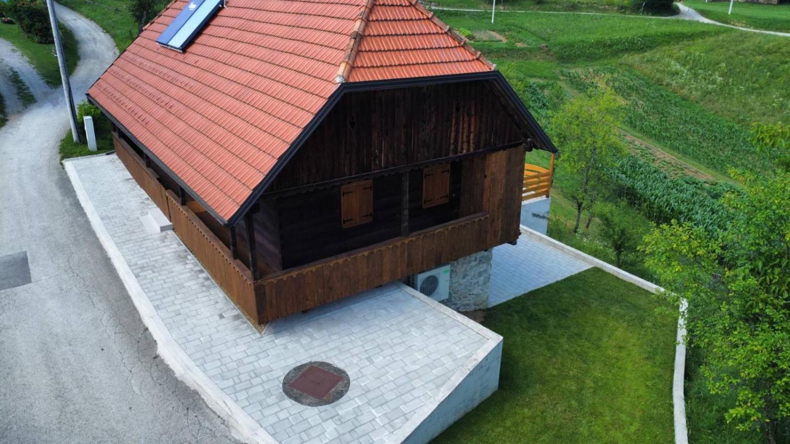 Ruralna Kuca Za Odmor Villa Pozun Ozaly Kültér fotó